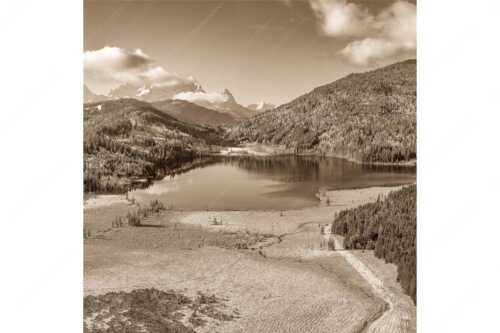 Blick über den Barmsee zum Zugspitzmassiv mit Waxenstein - Novembermorgen am Barmsee - Seitenverhältnis 1:1 - Luftaufnahme Barmsee und Wetterstein - weitere Infos unter https://www.kriner-weiermann.de