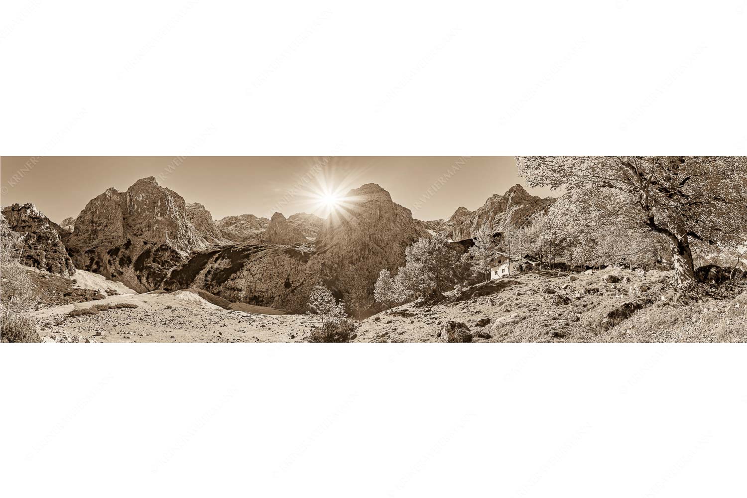 Oberreintal – Seitenverhältnis 4:1 — Herbst an der Oberreintalhütte Herbstfärbung an der Oberreintalhütte mit Sonnenuntergang am Oberreintalturm im Wetterstein