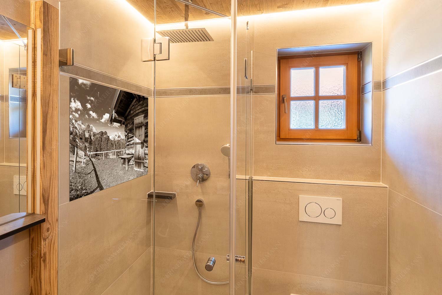 Oimhütterl – Größe ca. 120x80cm, Seitenverhältnis 3:2 — Almhütte im Wettersteingebirge Kleine Almhütte auf der Wetterstein-Nordseite mit Blick auf das Alpsitzmassiv - Oimhütterl - Größe ca. 120x80cm, Seitenverhältnis 3:2 - Almhütte im Wettersteingebirge - weitere Infos unter https://www.kriner-weiermann.de