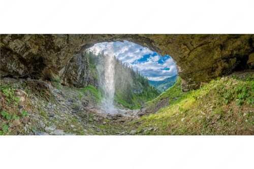 Sehr versteckt liegt dieser paradiesische Wasserfall im Karwendel - Paradiesfall - Seitenverhältnis 2,5:1 - Wasserfall im Karwendelgebirge - weitere Infos unter https://www.kriner-weiermann.de