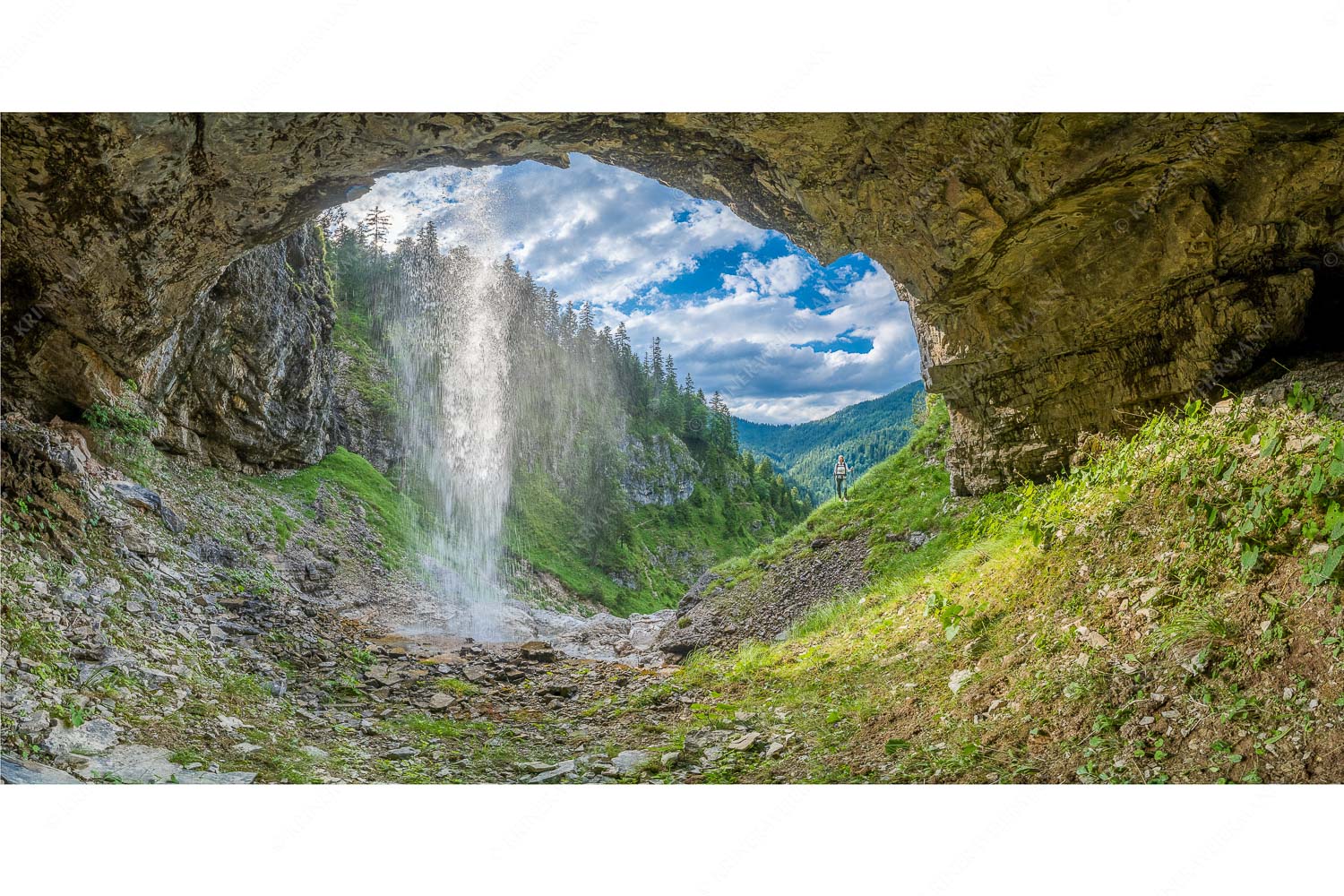Paradiesfall – Seitenverhältnis 2:1 — Wasserfall im Karwendelgebirge Sehr versteckt liegt dieser paradiesische Wasserfall im Karwendel