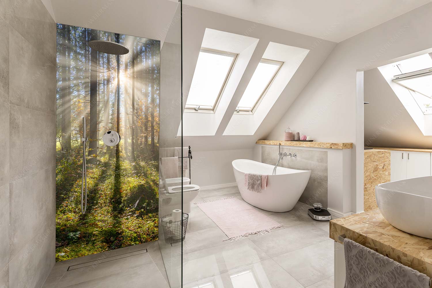 Prisma – Größe ca. 110x220cm, Seitenverhältnis 1:2 — Streiflicht im Wald Herbstlicher Wald bei Fall - Prisma - Größe ca. 110x220cm, Seitenverhältnis 1:2 - Streiflicht im Wald - weitere Infos unter https://www.kriner-weiermann.de