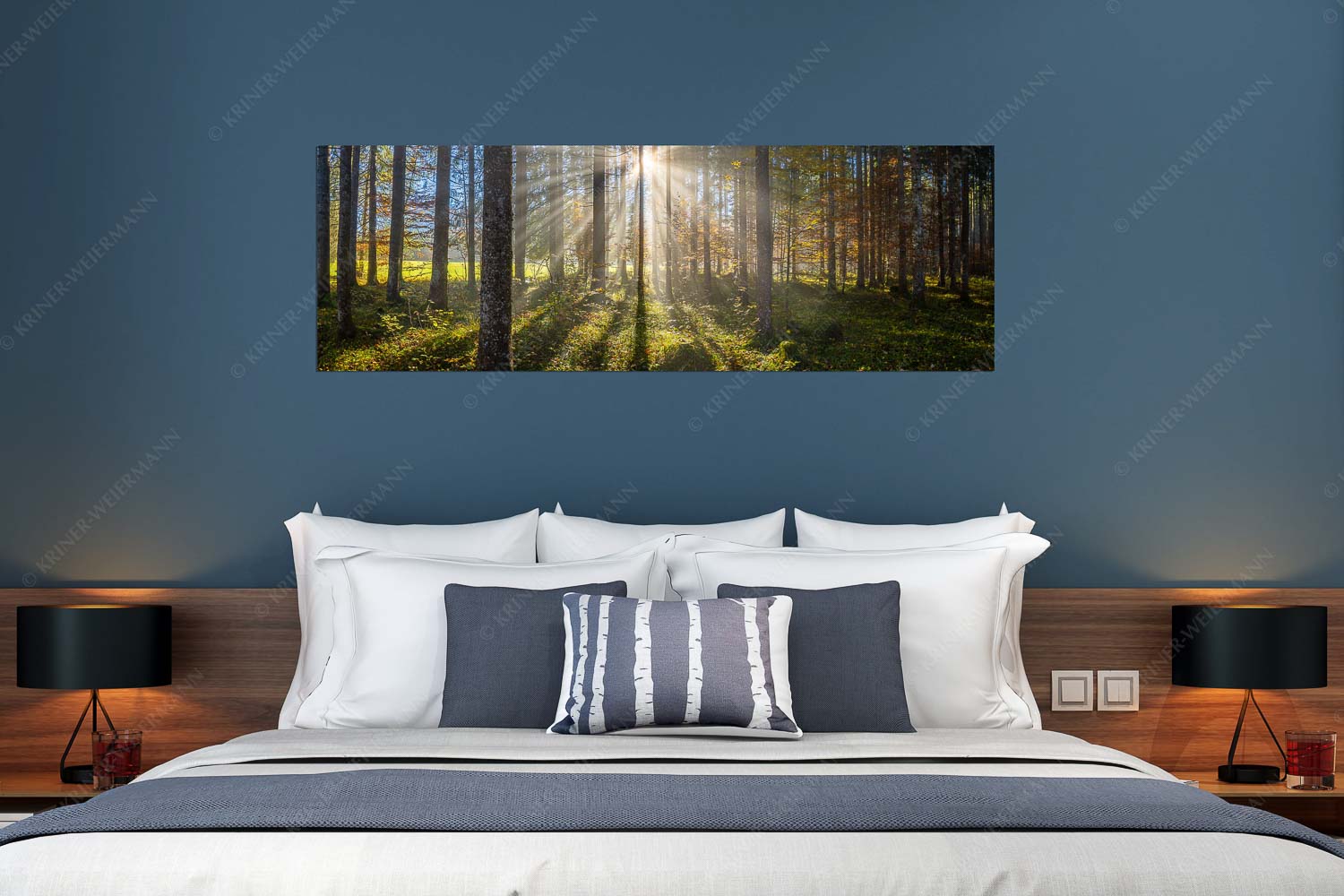 Prisma – Größe ca. 180x60cm, Seitenverhältnis 3:1 — Streiflicht im Wald Herbstlicher Wald bei Fall - Prisma - Größe ca. 180x60cm, Seitenverhältnis 3:1 - Streiflicht im Wald - weitere Infos unter https://www.kriner-weiermann.de