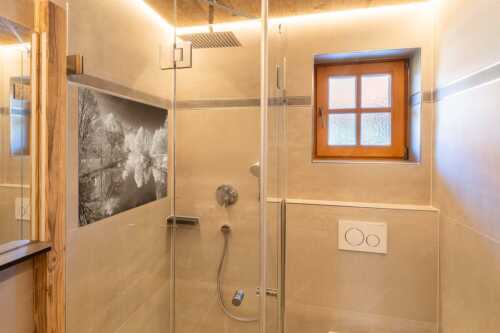 Nach einer langen Nebelphase hängt dicker Reif in den bäumen rund um den Kochelsee - Raureif - Größe ca. 120x80cm, Seitenverhältnis 3:2 - Winterstimmung am Kochelsee - weitere Infos unter https://www.kriner-weiermann.de