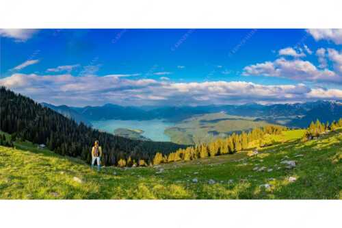 Blick über den Walchensee in die Bayrischen Voralpen - Rauskommen - Seitenverhältnis 2:1 - Berwanderung am Simetsberg mit Walchensee - weitere Infos unter https://www.kriner-weiermann.de