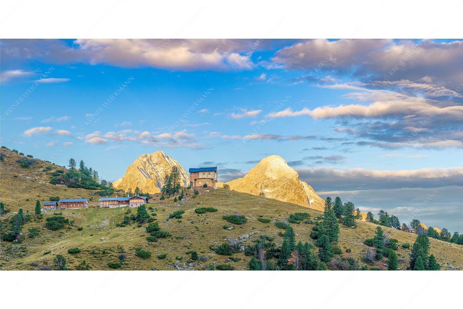 Residenz – Seitenverhältnis 2:1 — Schachensschloß mit Hochblassen und Alpspitze Blick über Schachensschloß zum Hochblassen und Alpspitze bei Sonnenaufgang