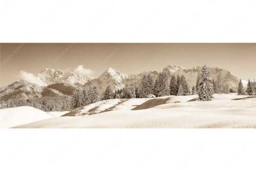 Einsamer Wiesmahdstadel mit viel Schnee und Wörner, Tiefkar und Westlicher Karwendelspitze im Hintergrund - Richtig Winter - Seitenverhältnis 3:1 - Winterlandschaft Karwendel - weitere Infos unter https://www.kriner-weiermann.de