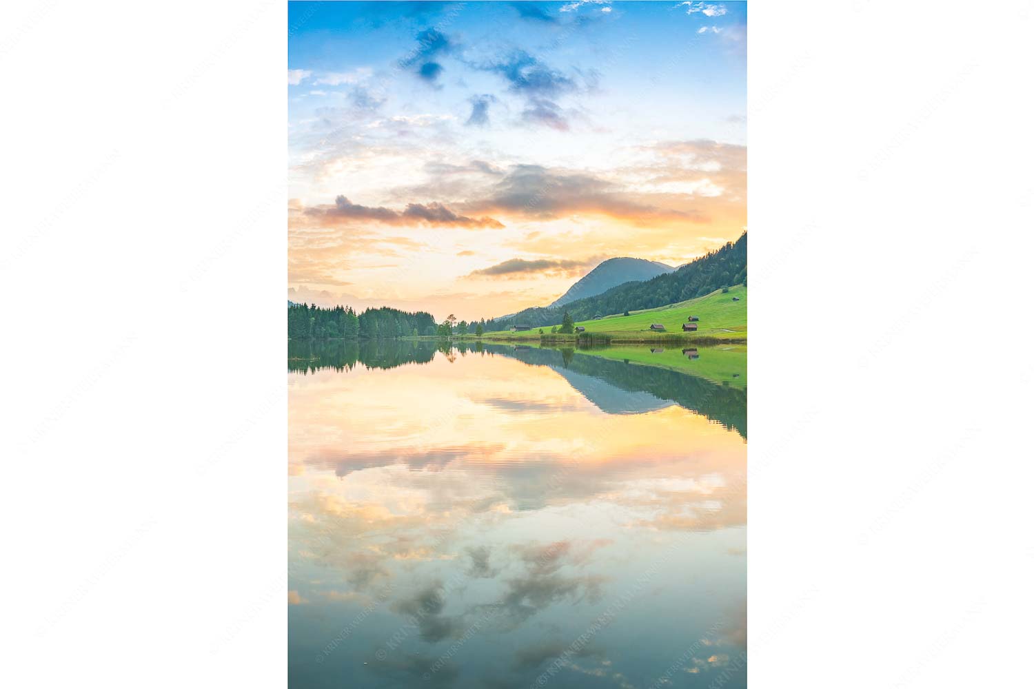 Ruhige Wasser – Seitenverhältnis 2:3 — Geroldsee mit Wank Blick über den Geroldsee in den Sonnenuntergang am Estergebirge