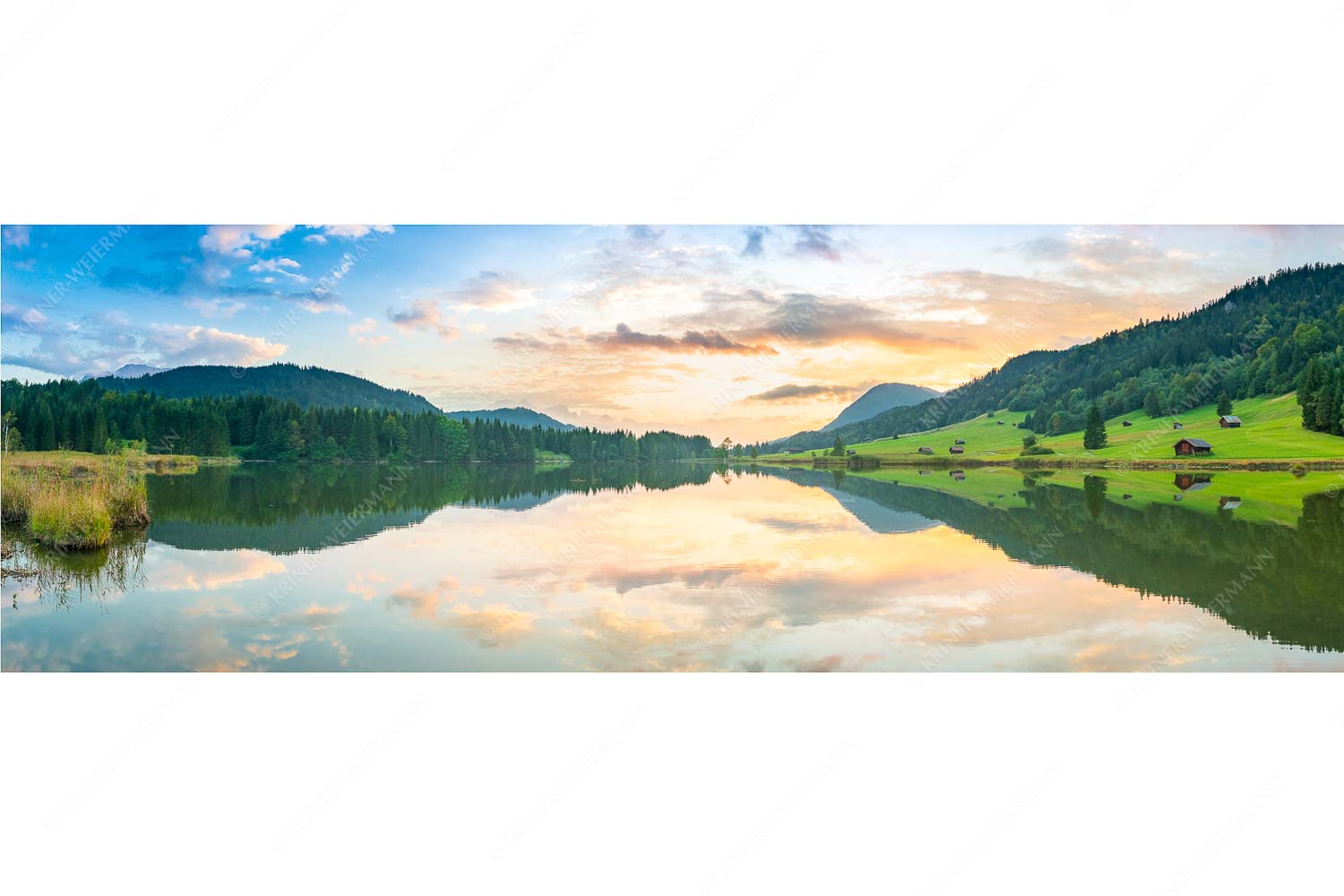 Ruhige Wasser – Seitenverhältnis 3:1 — Geroldsee mit Wank Blick über den Geroldsee in den Sonnenuntergang am Estergebirge