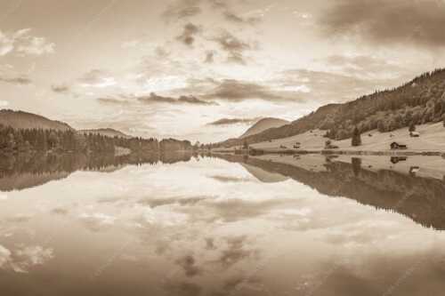 Blick über den Geroldsee in den Sonnenuntergang am Estergebirge - Ruhige Wasser - Seitenverhältnis 3:2 - Geroldsee mit Wank - weitere Infos unter https://www.kriner-weiermann.de