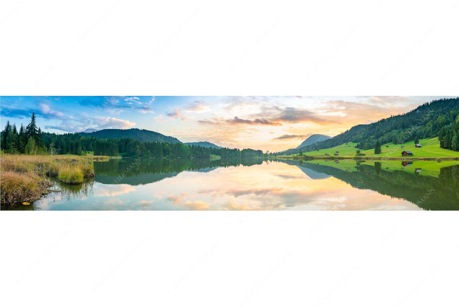 Ruhige Wasser – Seitenverhältnis 4:1 — Geroldsee mit Wank Blick über den Geroldsee in den Sonnenuntergang am Estergebirge