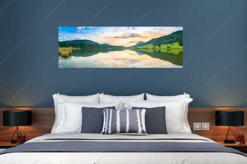 Blick über den Geroldsee in den Sonnenuntergang am Estergebirge - Ruhige Wasser - Größe ca. 180x60cm, Seitenverhältnis 3:1 - Geroldsee mit Wank - weitere Infos unter https://www.kriner-weiermann.de
