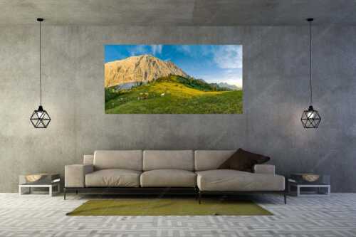 Jungvieh auf der Sommerweide im Wettersteingebirge - Ruhige Weide - Größe ca. 200x100cm, Seitenverhältnis 2:1 - Almbetrieb im Wettersteingebirge - weitere Infos unter https://www.kriner-weiermann.de