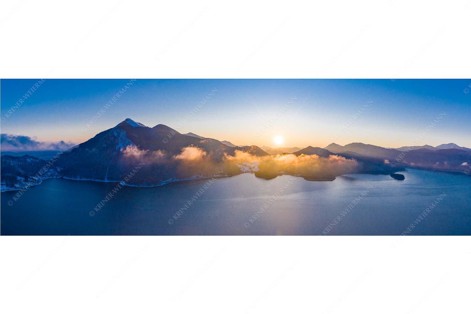 Sachenbach – Seitenverhältnis 3:1 — Jochberg am Walchensee Sonnenaufgang über Sachenbach am Walchensee