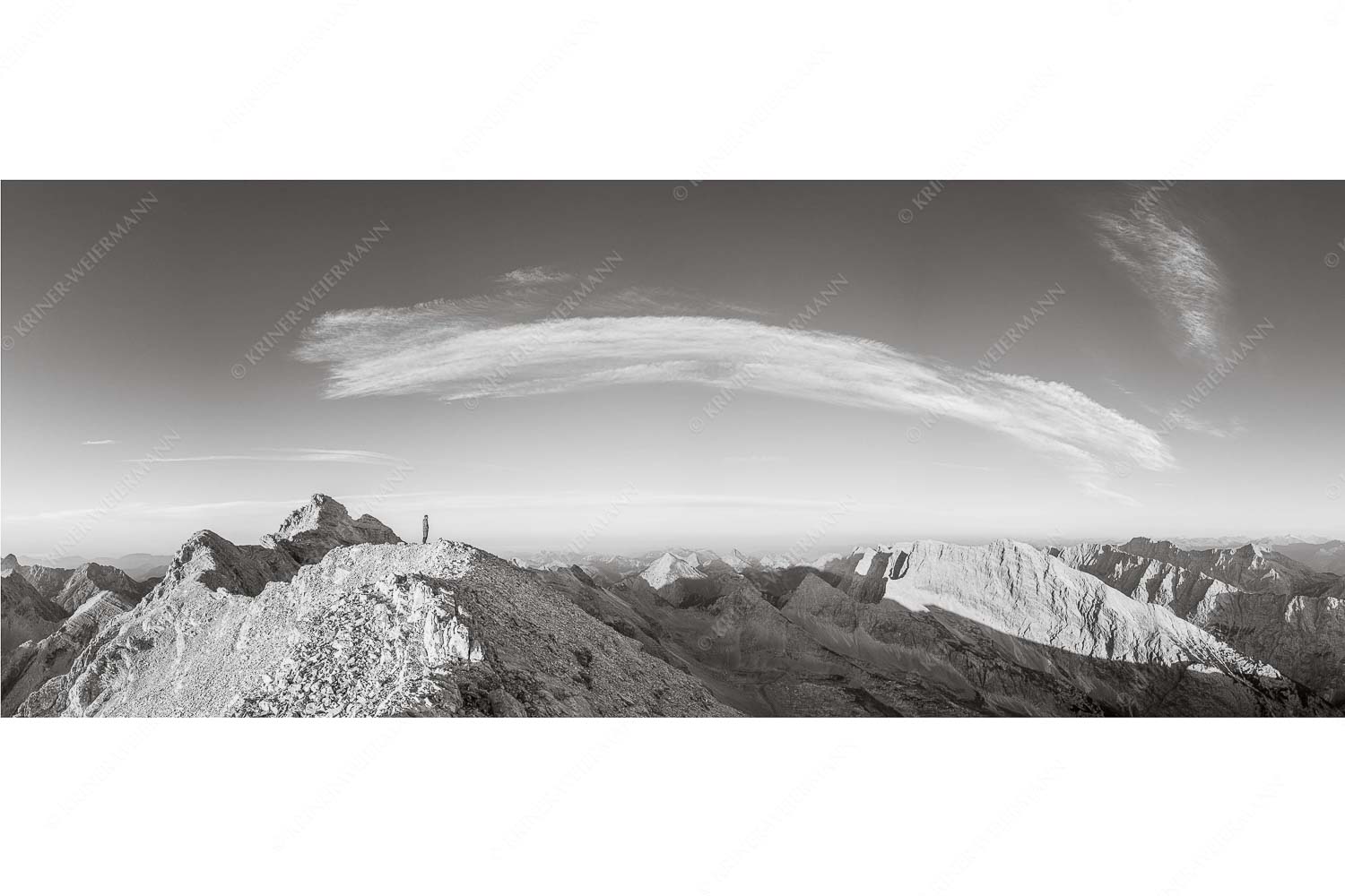 Blick von Sägezahn zur den Sonnenspitzen im Karwendelgebirge - Sägezahn - Seitenverhältnis 2,5:1 - Kaltwasserkarspitze im Karwendel - weitere Infos unter https://www.kriner-weiermann.de