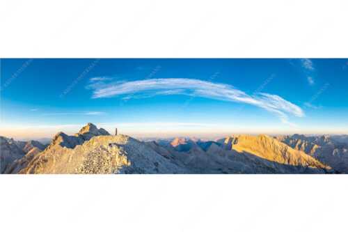 Blick von Sägezahn zur den Sonnenspitzen im Karwendelgebirge - Sägezahn - Seitenverhältnis 3:1 - Kaltwasserkarspitze im Karwendel - weitere Infos unter https://www.kriner-weiermann.de