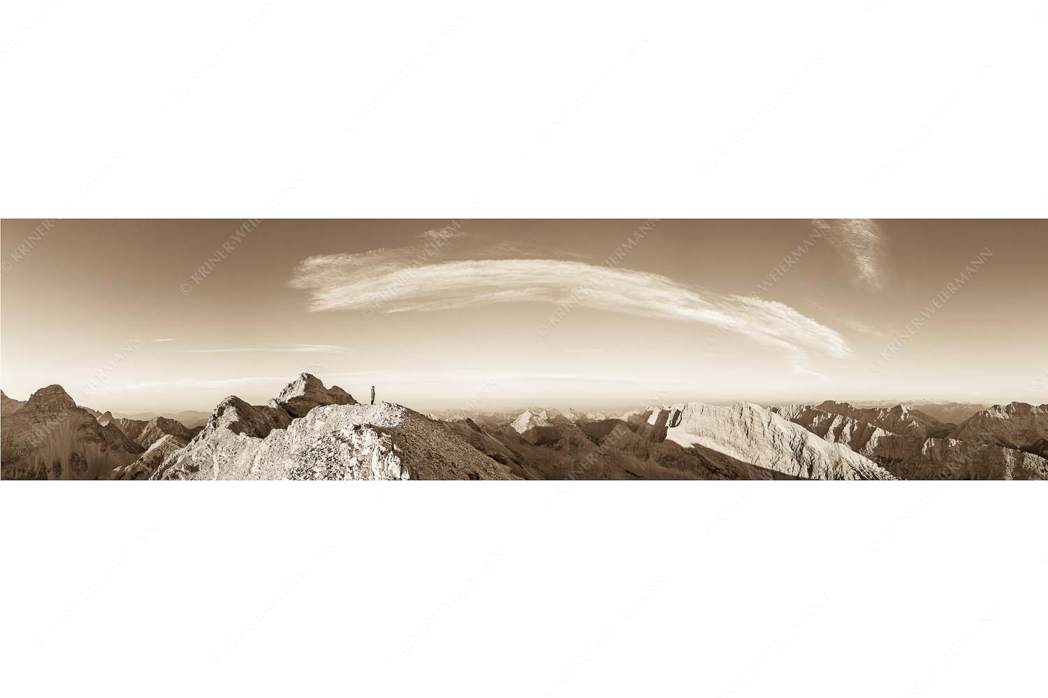 Sägezahn – Seitenverhältnis 4:1 — Kaltwasserkarspitze im Karwendel Blick von Sägezahn zur den Sonnenspitzen im Karwendelgebirge