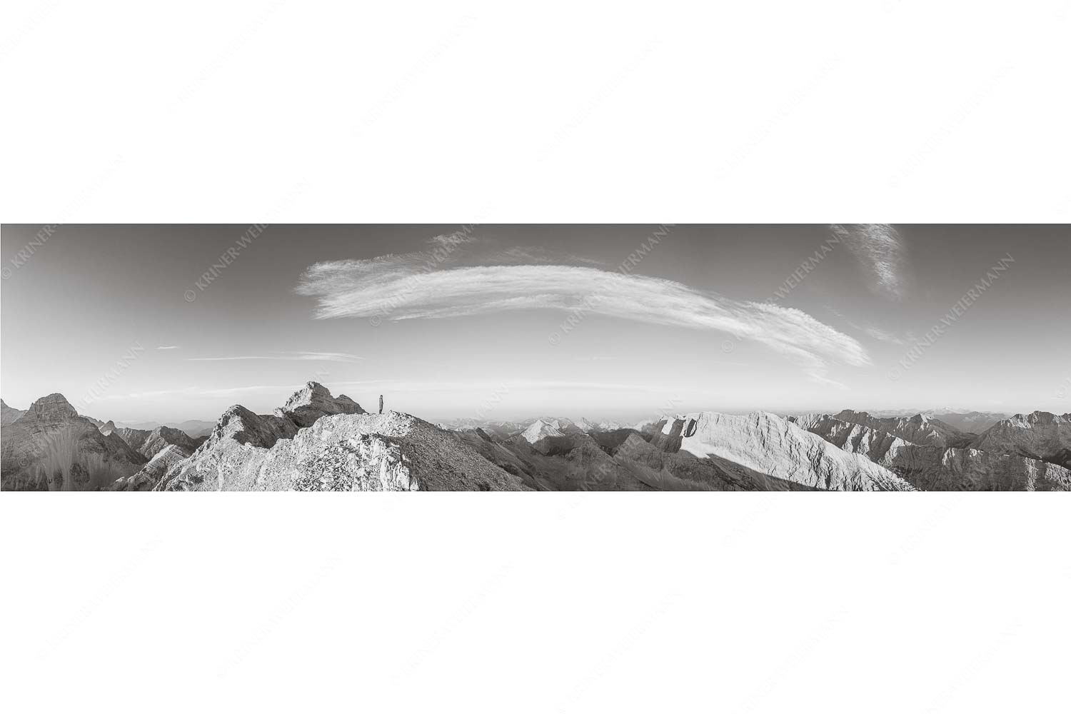 Sägezahn – Seitenverhältnis 4:1 — Kaltwasserkarspitze im Karwendel Blick von Sägezahn zur den Sonnenspitzen im Karwendelgebirge