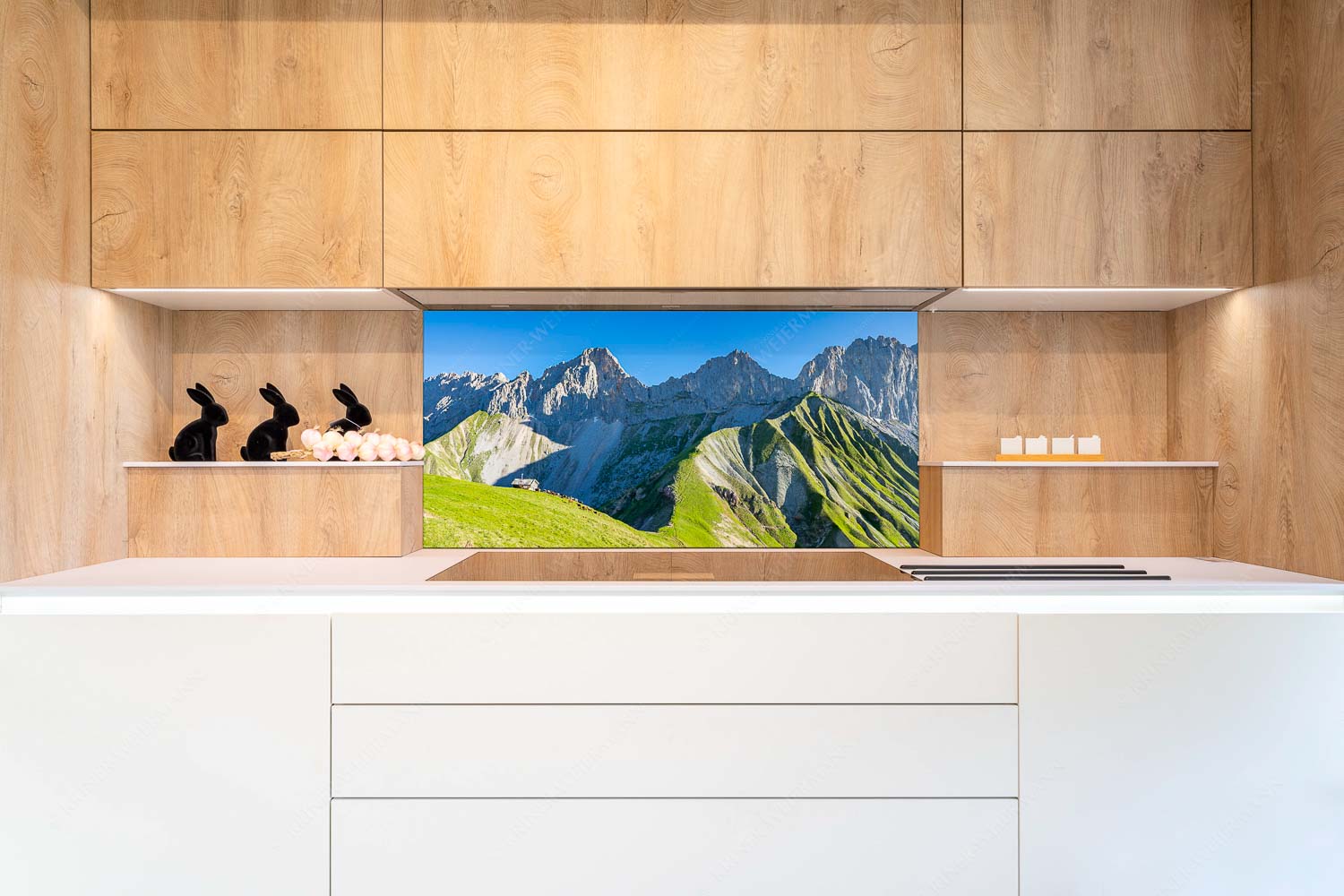 Scharnitzjoch – Größe ca. 120x60cm, Seitenverhältnis 2:1 — Schafe mit Erinnerungshütte im Wetterstein Bergschafe an der Erinnerungshütte mit Oberreintalschrofen und Scharnitzspitze im Wettersteingebirge - Scharnitzjoch - Größe ca. 120x60cm, Seitenverhältnis 2:1 - Schafe mit Erinnerungshütte im Wetterstein - weitere Infos unter https://www.kriner-weiermann.de