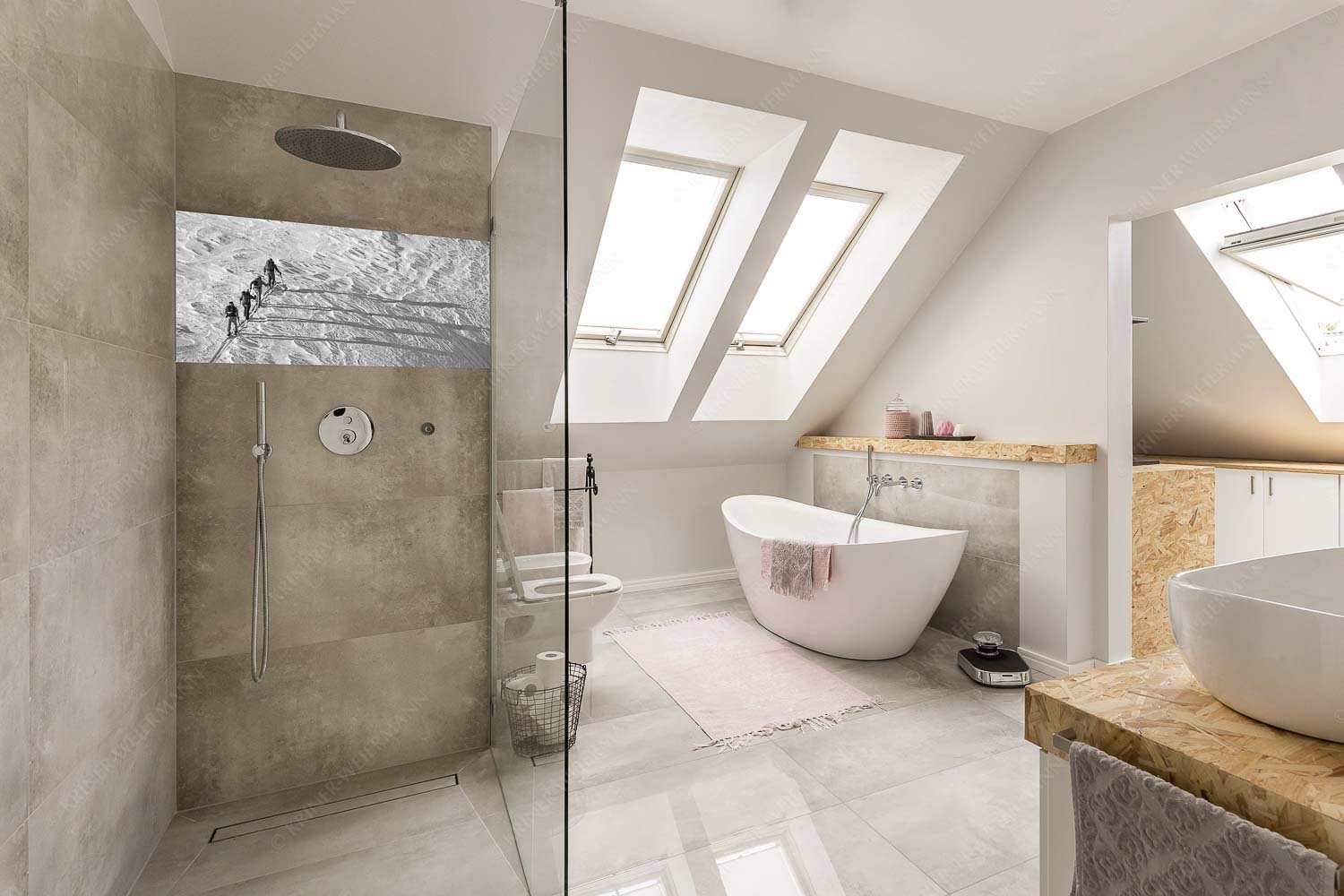 Schattenspringer – Größe ca. 100x50cm, Seitenverhältnis 2:1 — Skitour an der Zugspitze Aufstieg mit Ski an einem kalten Wintermorgen im Zugspitzgebiet - Schattenspringer - Größe ca. 100x50cm, Seitenverhältnis 2:1 - Skitour an der Zugspitze - weitere Infos unter https://www.kriner-weiermann.de