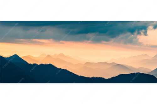 Blick in den Sonnenaufgan in die Bayrischen Voralpen - Schemenhaft - Seitenverhältnis 2,5:1 - Bergsilhouetten Sonnenaufgang - weitere Infos unter https://www.kriner-weiermann.de