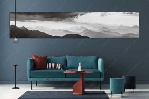 Blick in den Sonnenaufgan in die Bayrischen Voralpen - Schemenhaft - Größe ca. 350x70cm, Seitenverhältnis 5:1 - Bergsilhouetten Sonnenaufgang - weitere Infos unter https://www.kriner-weiermann.de