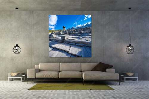 Schindel gedeckte Alm mit Lalidererwand im Hintergrund - Schindeldach - Größe ca. 160x160cm, Seitenverhältnis 1:1 - Ladizalm mit Lalidererspitze - weitere Infos unter https://www.kriner-weiermann.de
