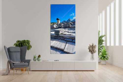 Schindel gedeckte Alm mit Lalidererwand im Hintergrund - Schindeldach - Größe ca. 90x180cm, Seitenverhältnis 1:2 - Ladizalm mit Lalidererspitze - weitere Infos unter https://www.kriner-weiermann.de