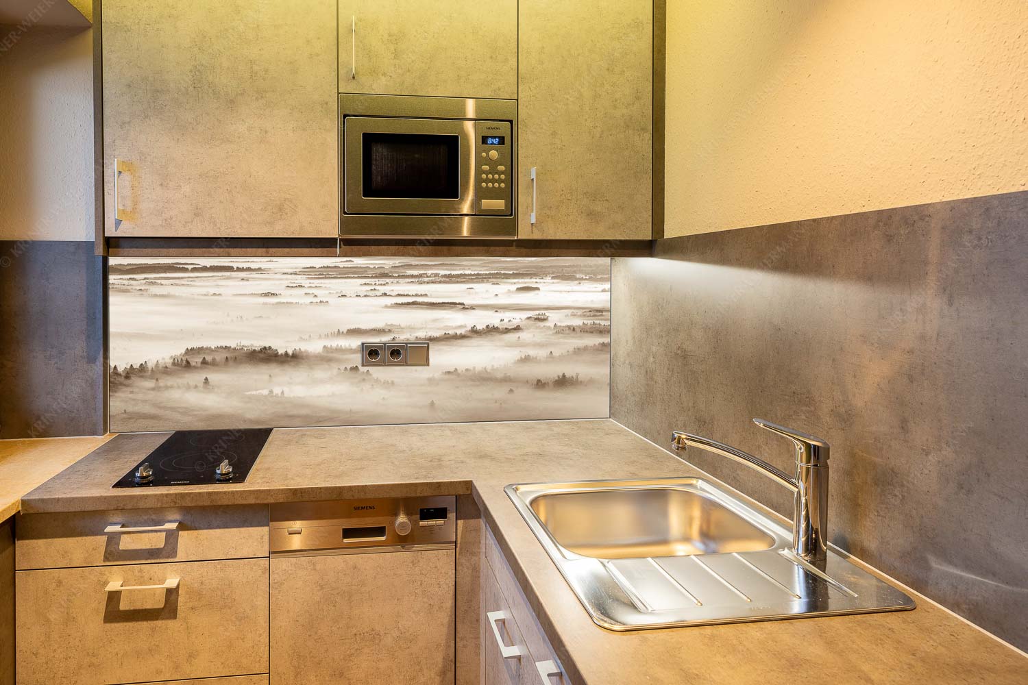 Schleiergewand – Größe ca. 150x60cm, Seitenverhältnis 2,5:1 — Morgenstimmung bei Kochel Nebelstimmung im Kochlermoos - Schleiergewand - Größe ca. 150x60cm, Seitenverhältnis 2,5:1 - Morgenstimmung bei Kochel - weitere Infos unter https://www.kriner-weiermann.de