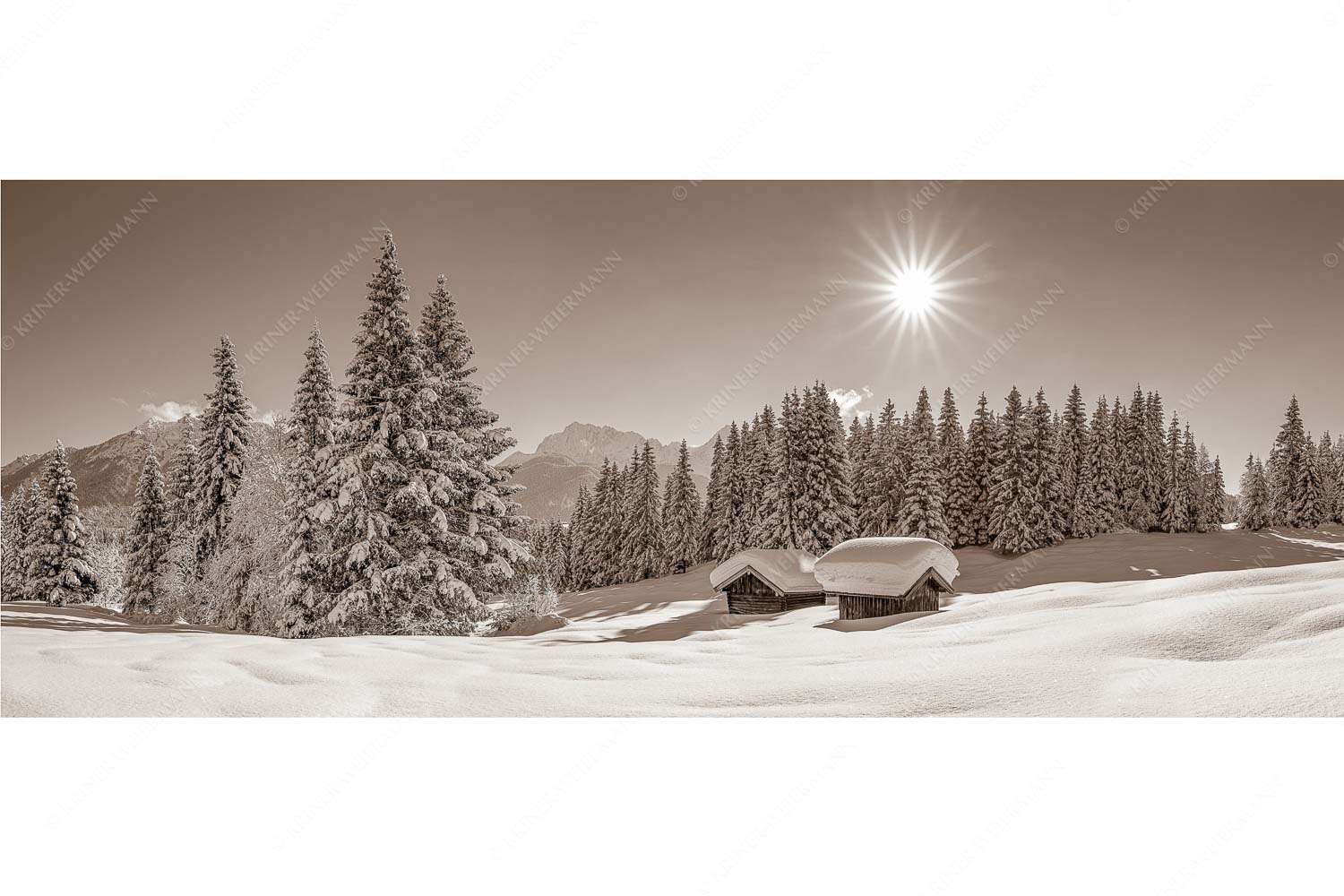 Schneereich – Seitenverhältnis 2,5:1 — Viel Schnee im Isartal Eine tiefverschneite Winterlandschaft zwischen Krün und Mittenwald zeigt sich im Sonnenschein