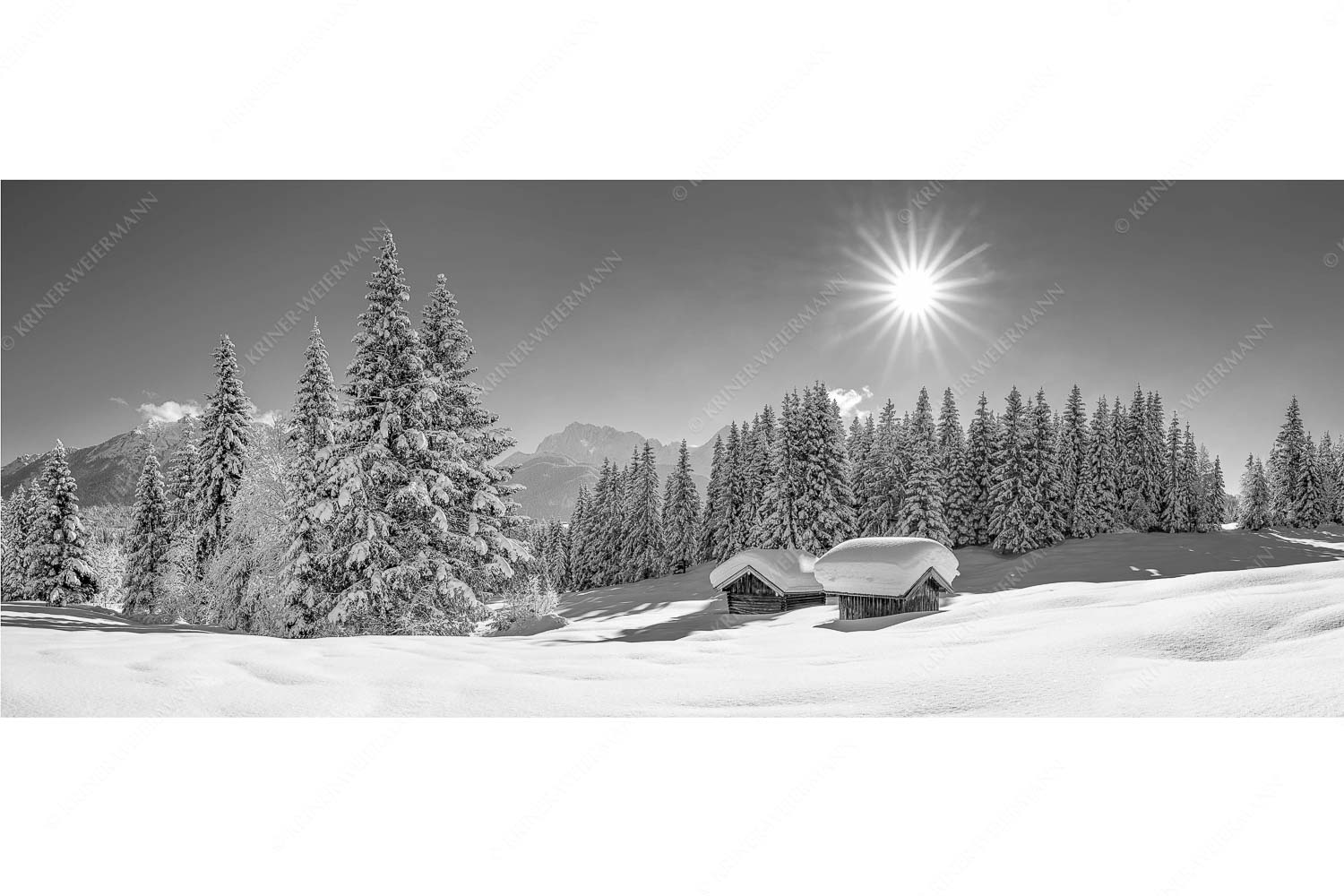 Schneereich – Seitenverhältnis 2,5:1 — Viel Schnee im Isartal Eine tiefverschneite Winterlandschaft zwischen Krün und Mittenwald zeigt sich im Sonnenschein