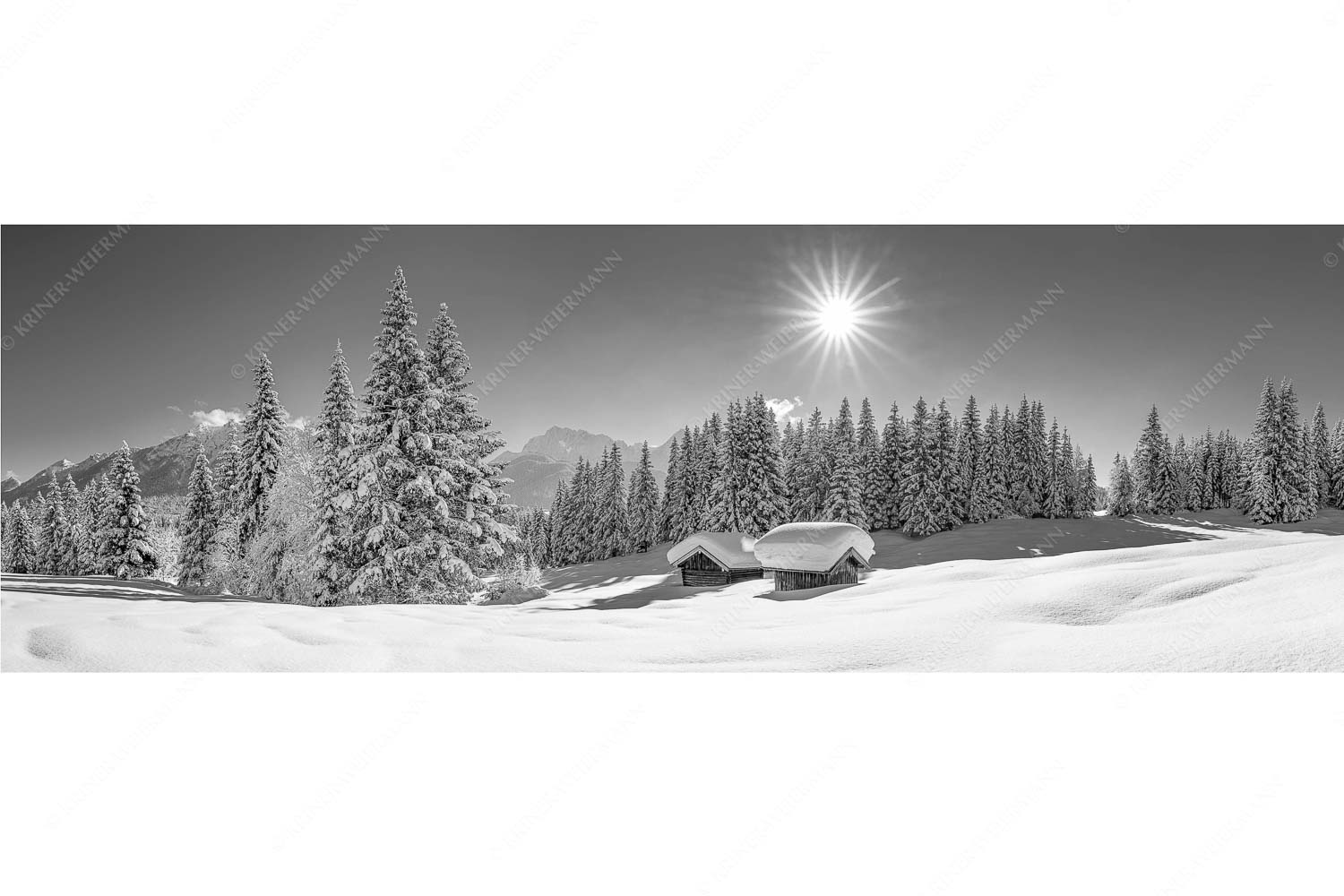 Schneereich – Seitenverhältnis 3:1 — Viel Schnee im Isartal Eine tiefverschneite Winterlandschaft zwischen Krün und Mittenwald zeigt sich im Sonnenschein