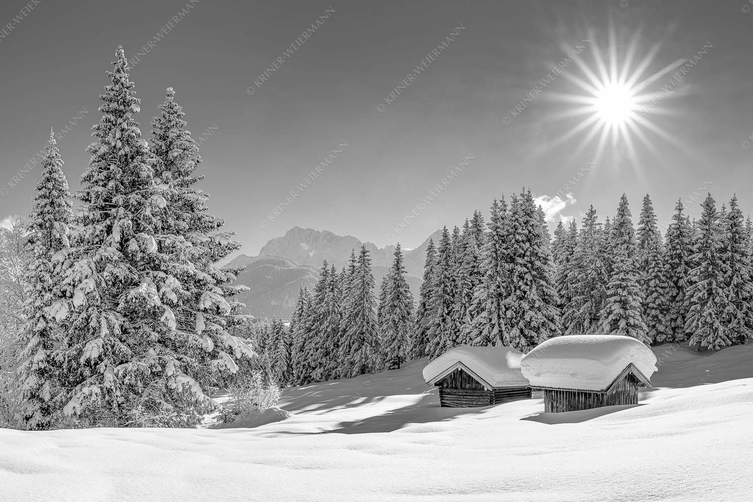 Schneereich – Seitenverhältnis 3:2 — Viel Schnee im Isartal Eine tiefverschneite Winterlandschaft zwischen Krün und Mittenwald zeigt sich im Sonnenschein