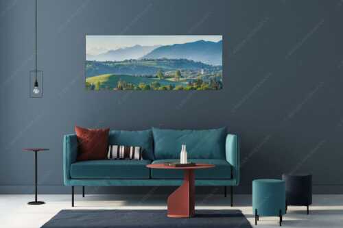 Blick über Rottenbuch und Schönberg ins Karwendel, Estergebirge, Hörnle und Wettersteingebirge - Schönberg - Größe ca. 175x70cm, Seitenverhältnis 2,5:1 - Malerisches Bergdorf - weitere Infos unter https://www.kriner-weiermann.de