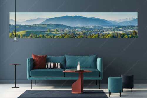 Blick über Rottenbuch und Schönberg ins Karwendel, Estergebirge, Hörnle und Wettersteingebirge - Schönberg - Größe ca. 350x70cm, Seitenverhältnis 5:1 - Malerisches Bergdorf - weitere Infos unter https://www.kriner-weiermann.de