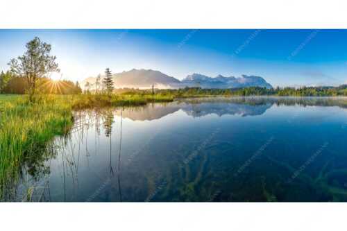 Sonnenaufgang am Barmsee mit Soiern- und Karwendelgebirge - Seelenruhig - Seitenverhältnis 2:1 - Spiegelung am Barmsee mit Karwendel - weitere Infos unter https://www.kriner-weiermann.de