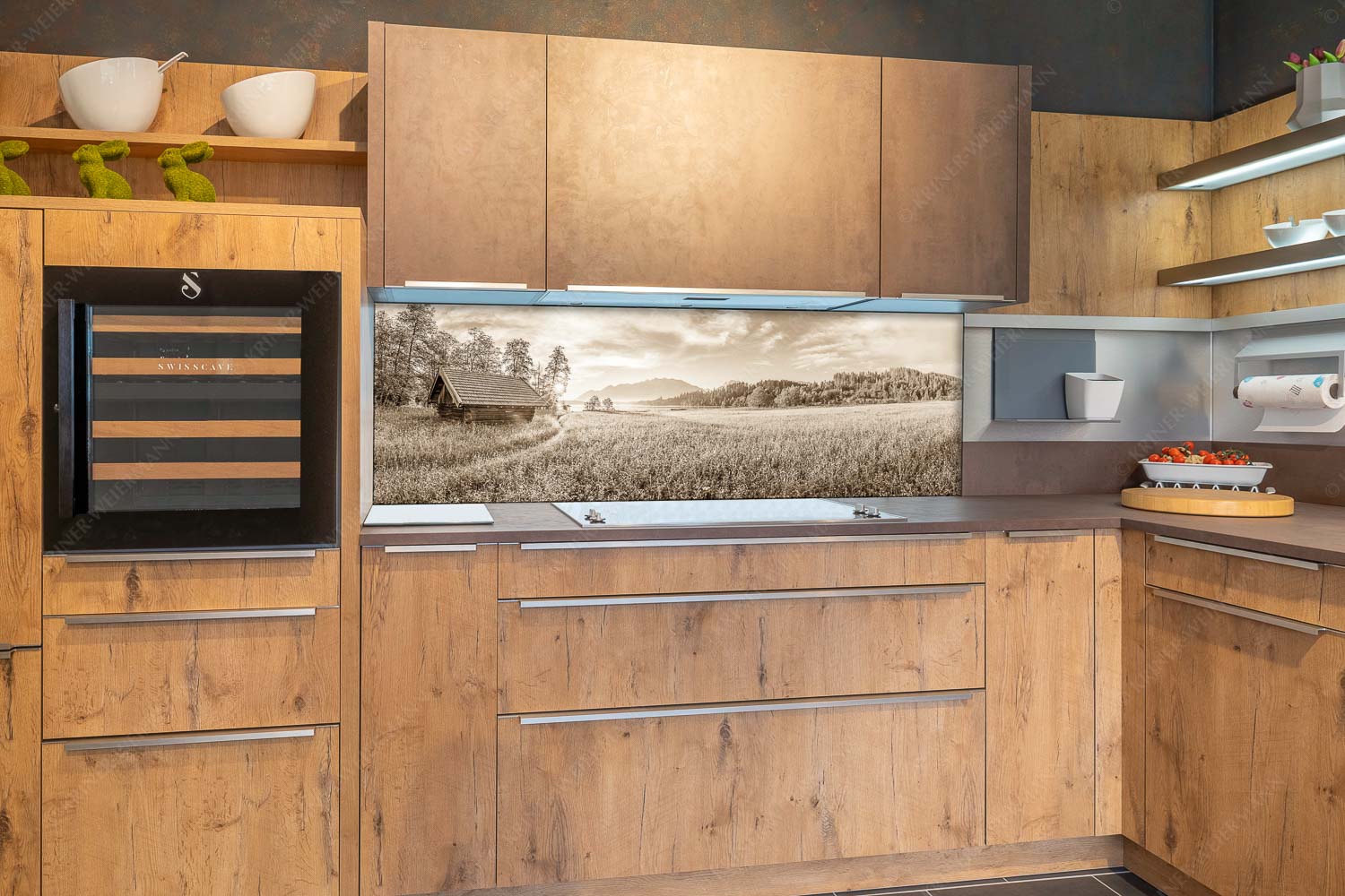 Seewiesen – Größe ca. 180x60cm, Seitenverhältnis 3:1 — Heustadel am Barmsee Blick übern Barmsee in den Sonnenaufgang - Seewiesen - Größe ca. 180x60cm, Seitenverhältnis 3:1 - Heustadel am Barmsee - weitere Infos unter https://www.kriner-weiermann.de