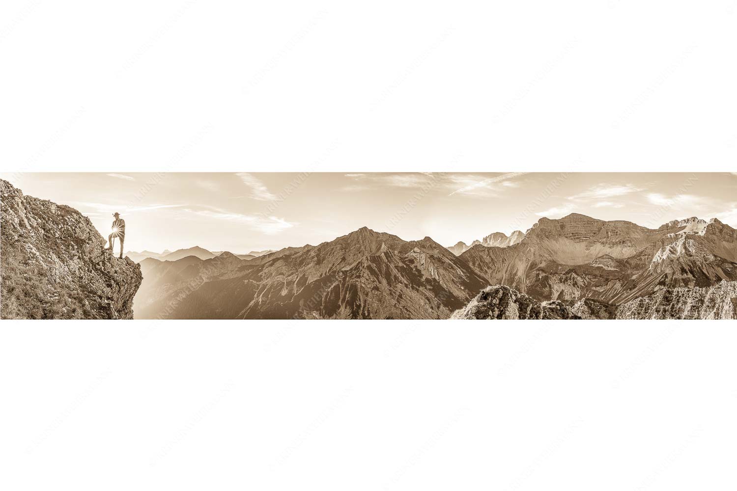 Sei Hoamat – Seitenverhältnis 5:1 — Historischer Bergsteiger im Soierngebirge Blick beim Sonnenaufgang zur Soiernspitze