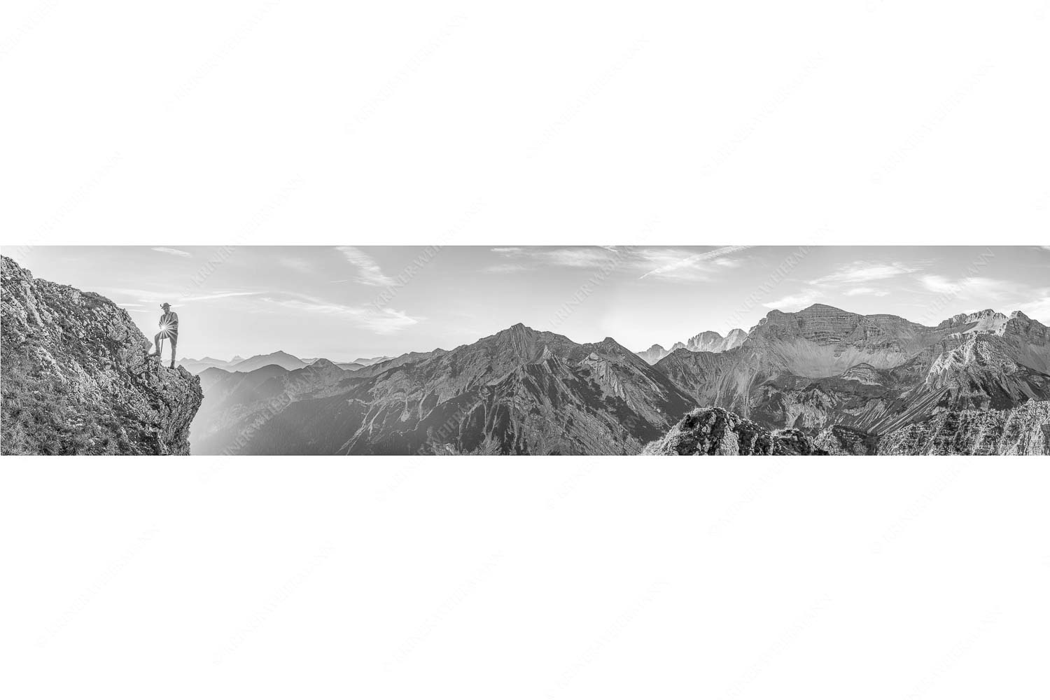 Sei Hoamat – Seitenverhältnis 5:1 — Historischer Bergsteiger im Soierngebirge Blick beim Sonnenaufgang zur Soiernspitze