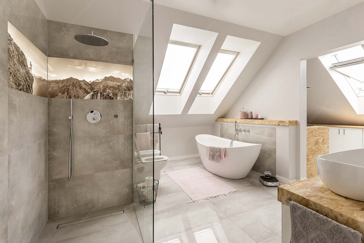 Blick beim Sonnenaufgang zur Soiernspitze - Sei Hoamat - Größe ca. 240x60cm, Seitenverhältnis 4:1 - Historischer Bergsteiger im Soierngebirge - weitere Infos unter https://www.kriner-weiermann.de