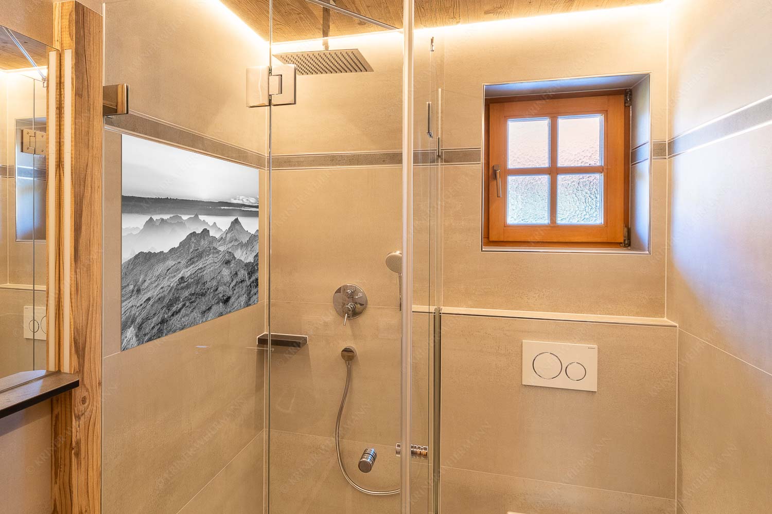 Blick über die Seekarspitze und Zugspitze in den Sonnenuntergang - Separate reality - Größe ca. 120x80cm, Seitenverhältnis 3:2 - Abendstimmung Seekarspitze und Wetterstein - weitere Infos unter https://www.kriner-weiermann.de