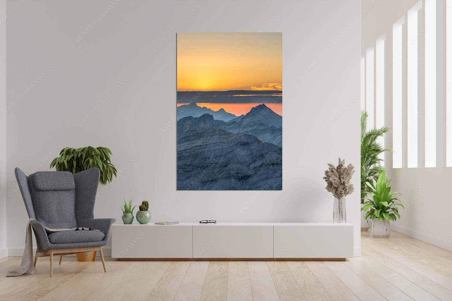 Separate reality – Größe ca. 120x180cm, Seitenverhältnis 2:3 — Abendstimmung Seekarspitze und Wetterstein Blick über die Seekarspitze und Zugspitze in den Sonnenuntergang - Separate reality - Größe ca. 120x180cm, Seitenverhältnis 2:3 - Abendstimmung Seekarspitze und Wetterstein - weitere Infos unter https://www.kriner-weiermann.de