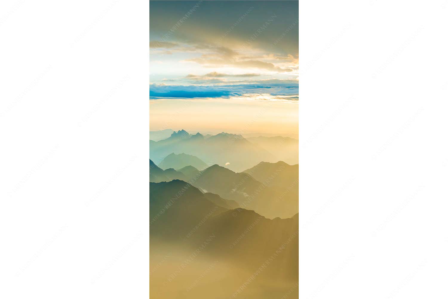 Shining II – Seitenverhältnis 1:2 — Grandiose Abendstimmung Zugspitze Blick von der Zugspitze über Thannheimer Berge in den Sonnenuntergang