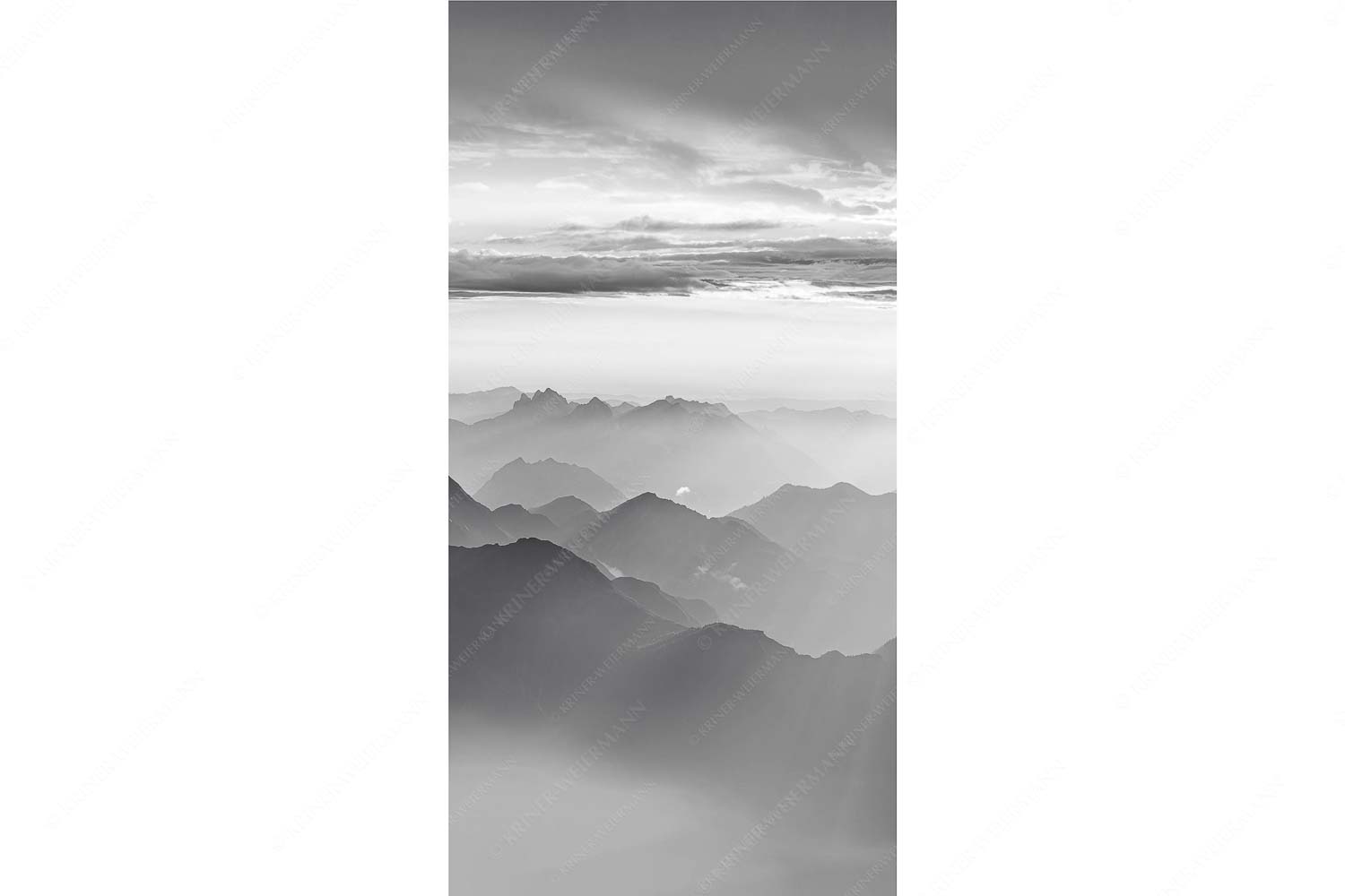 Shining II – Seitenverhältnis 1:2 — Grandiose Abendstimmung Zugspitze Blick von der Zugspitze über Thannheimer Berge in den Sonnenuntergang