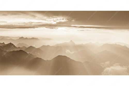 Blick von der Zugspitze über Thannheimer Berge in den Sonnenuntergang - Shining II - Seitenverhältnis 2:1 - Grandiose Abendstimmung Zugspitze - weitere Infos unter https://www.kriner-weiermann.de