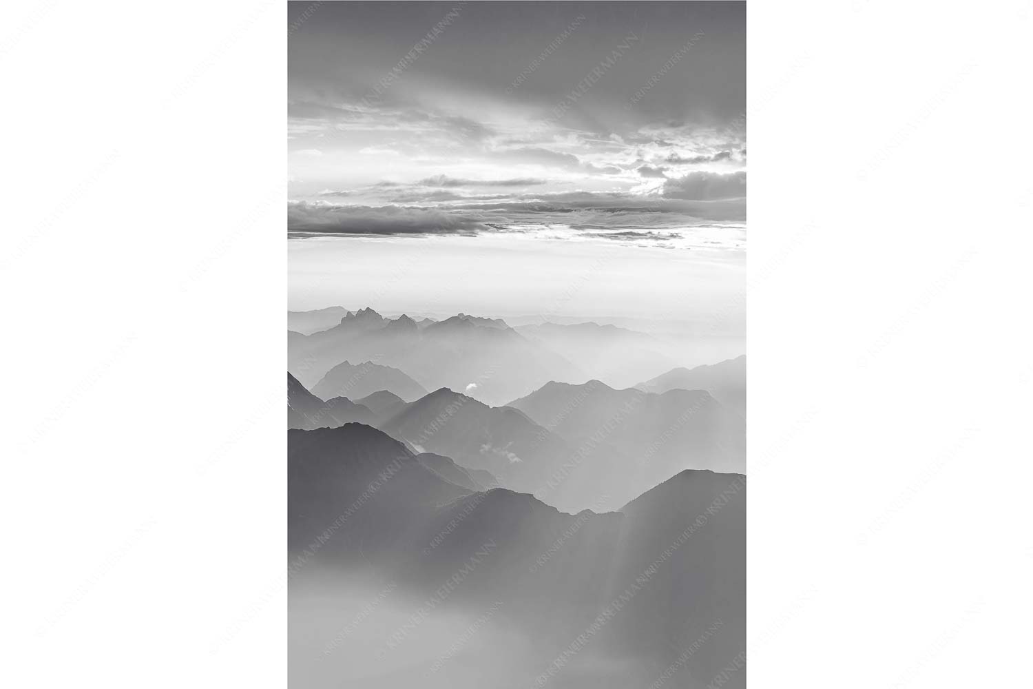 Shining II – Seitenverhältnis 2:3 — Grandiose Abendstimmung Zugspitze Blick von der Zugspitze über Thannheimer Berge in den Sonnenuntergang