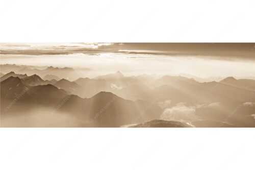 Blick von der Zugspitze über Thannheimer Berge in den Sonnenuntergang - Shining II - Seitenverhältnis 3:1 - Grandiose Abendstimmung Zugspitze - weitere Infos unter https://www.kriner-weiermann.de