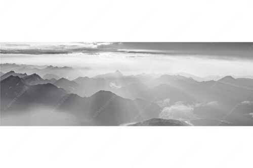 Blick von der Zugspitze über Thannheimer Berge in den Sonnenuntergang - Shining II - Seitenverhältnis 3:1 - Grandiose Abendstimmung Zugspitze - weitere Infos unter https://www.kriner-weiermann.de