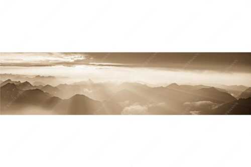 Blick von der Zugspitze über Thannheimer Berge in den Sonnenuntergang - Shining II - Seitenverhältnis 4:1 - Grandiose Abendstimmung Zugspitze - weitere Infos unter https://www.kriner-weiermann.de