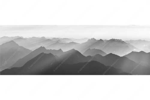 Blick von der Zugspitze über Thannheimer Berge in den Sonnenuntergang - Shining - Seitenverhältnis 3:1 - Silhouetten Abendstimmung auf der Zugspitze - weitere Infos unter https://www.kriner-weiermann.de